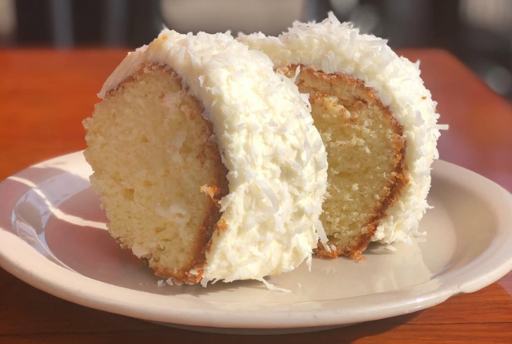 Tom Cruise coconut cake with white chocolate